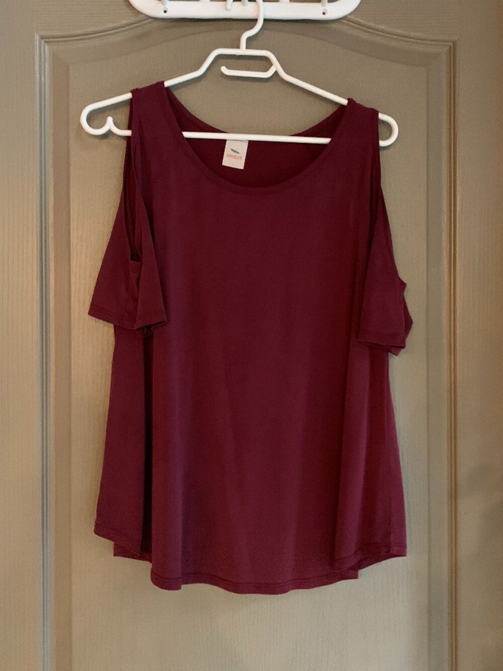 Hummingbird Burgundy Cold Shoulder Flutter Sleeve Top Size L Boho Date Night